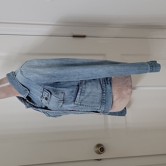 Abercrombie & Fitch, Size M Denim Jacket, Gently Used Condition - Picture 2 of 10